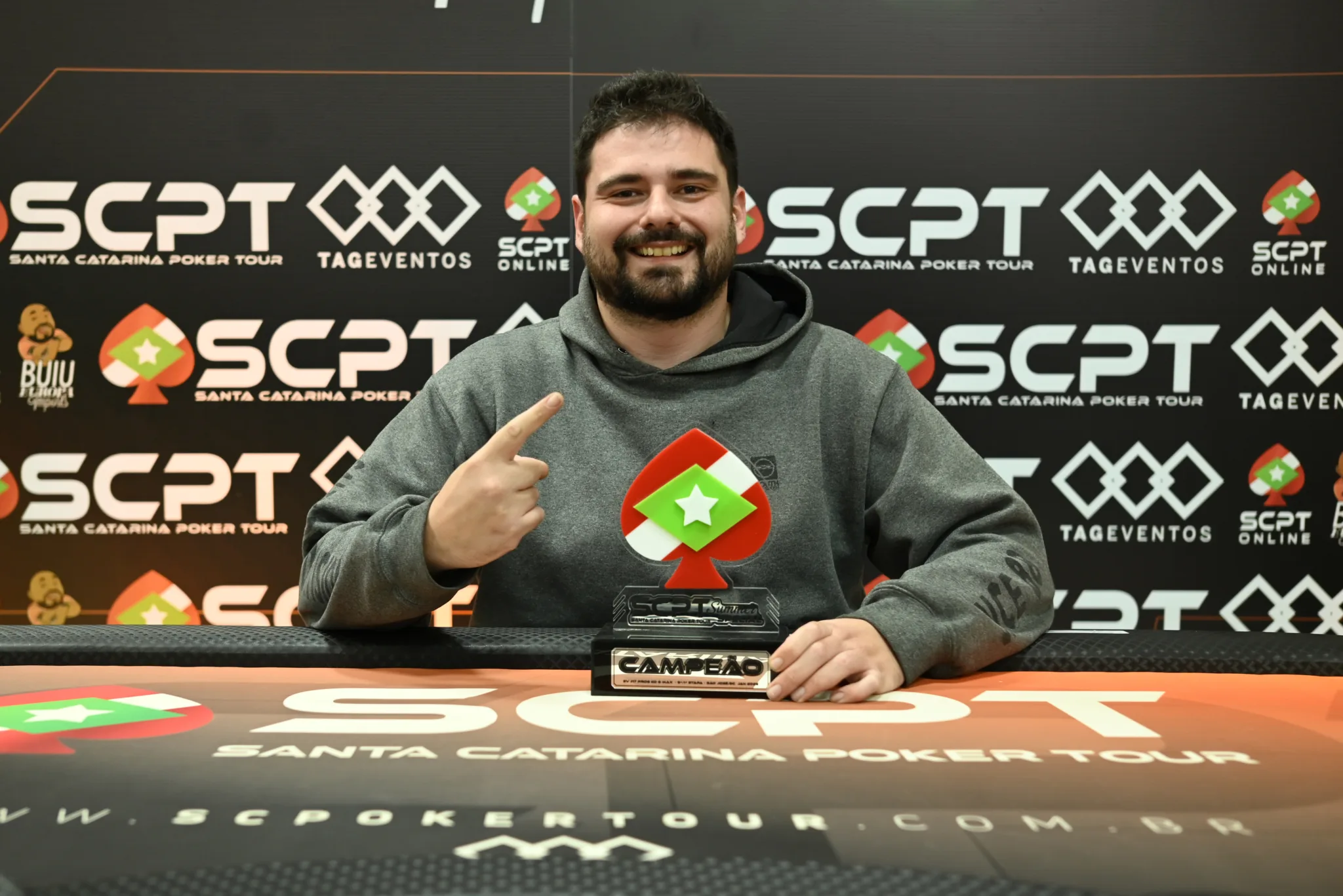 Samir Boabaid coloca a cereja do bolo na temporada e conquista o Progressive KO 6-Max com performance impecável